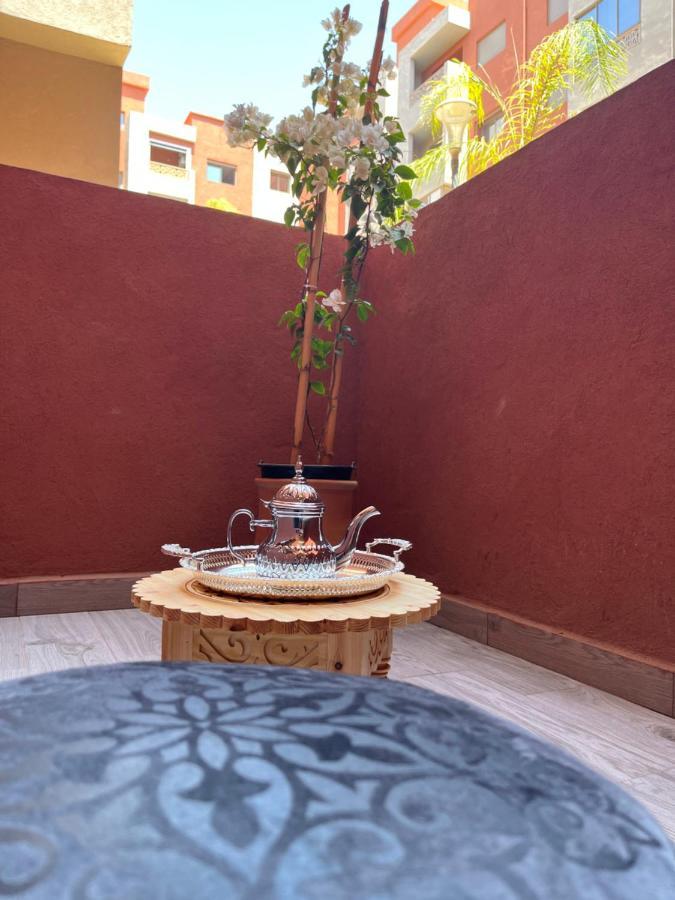 Asama Appartement Avec Piscine Et Terrasse, Proche Du Centre Marrakesh Exterior foto